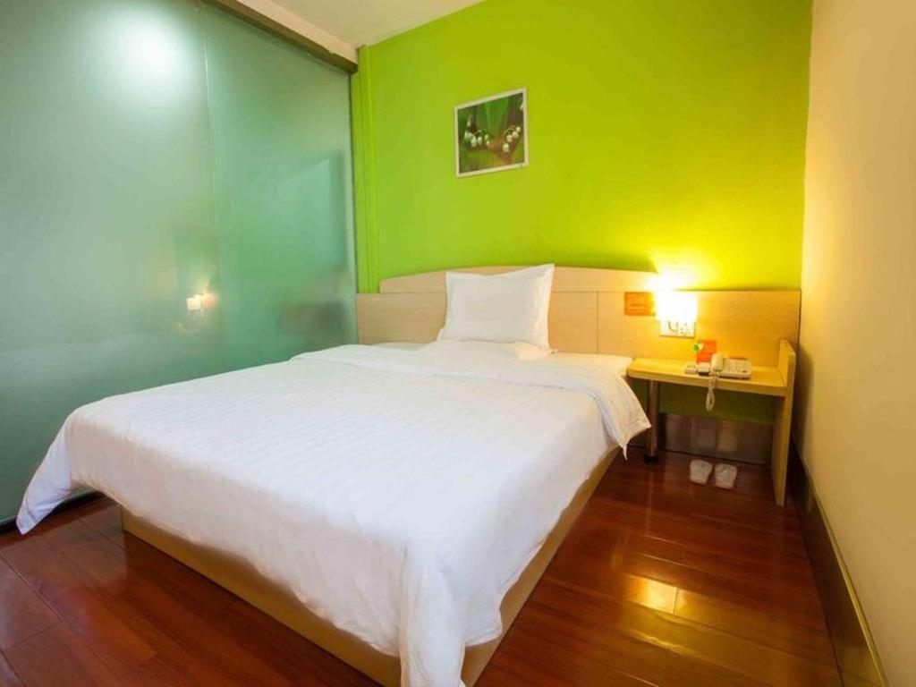 7 Days Inn Shanghai Minhang Dongchuan Road Jiaotong University Exterior photo
